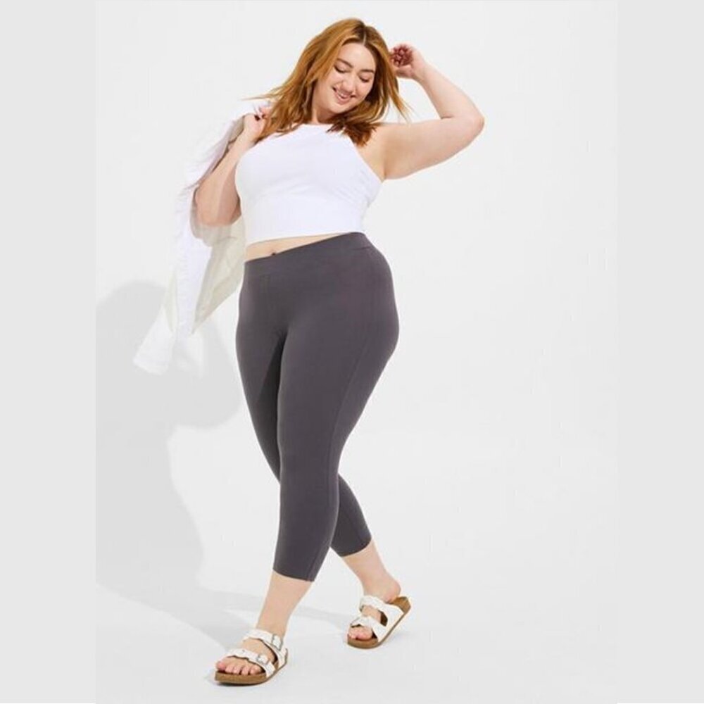 Torrid - Premium Capri Legging in Nine Iron Steely Grey​​​​​​